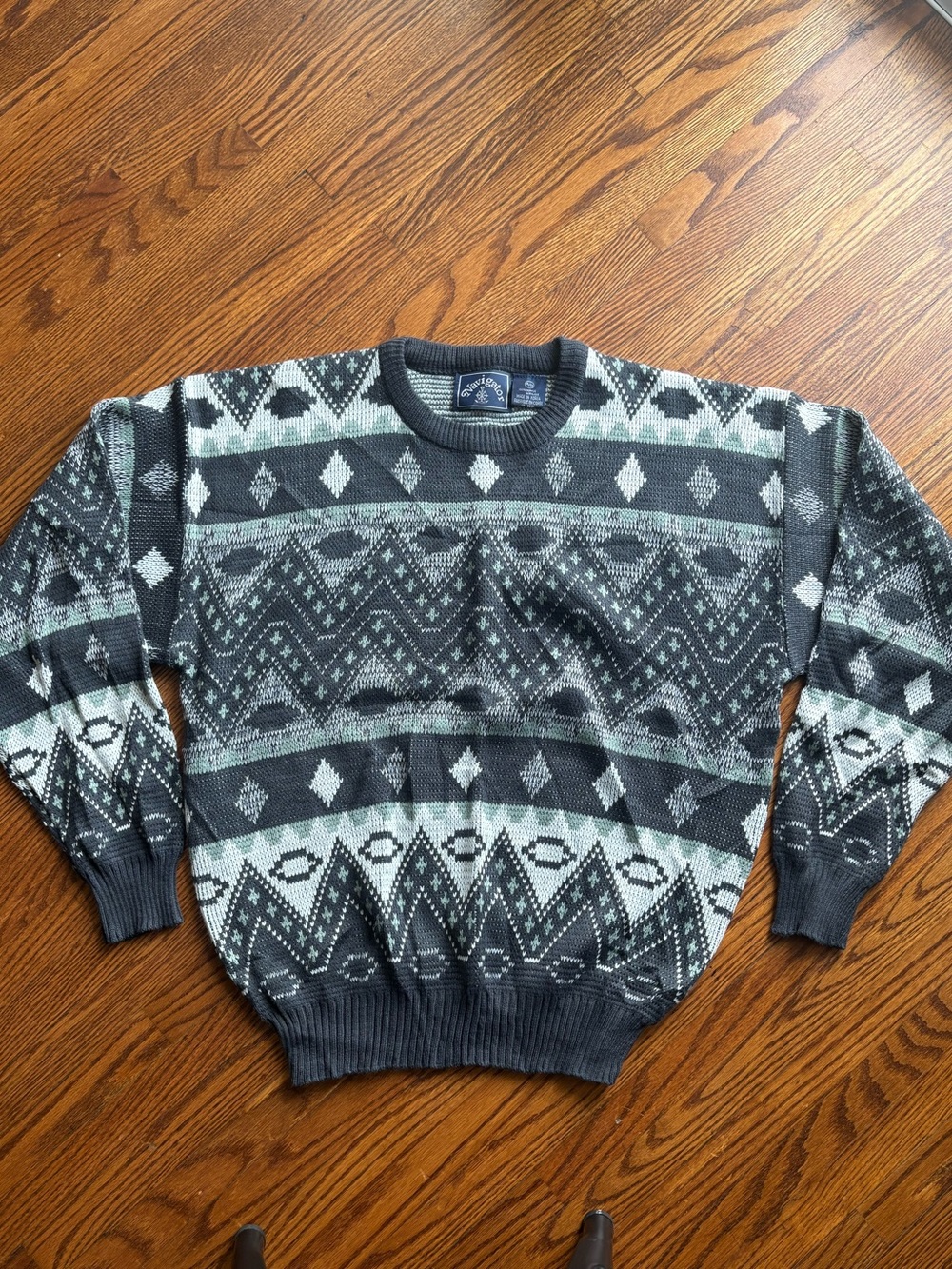 Textured Geometric Crewneck Sweater - Charcoal Gray